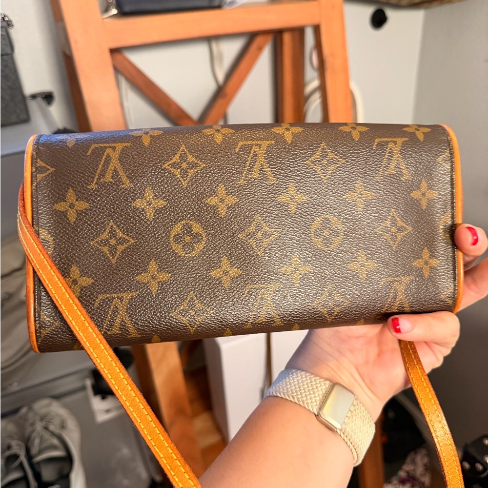 Louis Vuitton Twin Pochette GM Crossbody - Picture 3 of 8